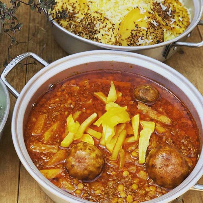 طرز تهیه خورشت قیمه مجلسی با گوشت قرمز، مرحله به مرحله برای ۴ نفر طرز تهیه خورشت قیمه مجلسی با گوشت قرمز، مرحله به مرحله برای ۴ نفر