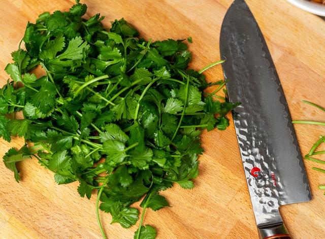 parsley cooking - خواص جعفری (۱۰ خاصیت جعفری برای لاغری، پوست و سلامت کلی بدن)
