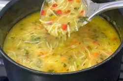 آموزش درست کردن سوپ ورمیشل با مرغ