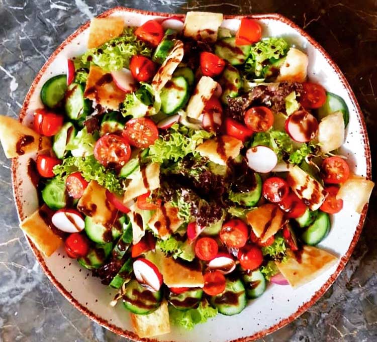 سالاد فتوش لبنانی آموزش درست کردن سالاد فتوش