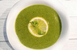 آموزش درست کردن سوپ اسفناج خامه ای