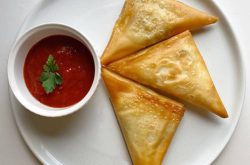 نحوه درست کردن خوشمزه ترین سمبوسه پیتزایی با طعم لذیذ